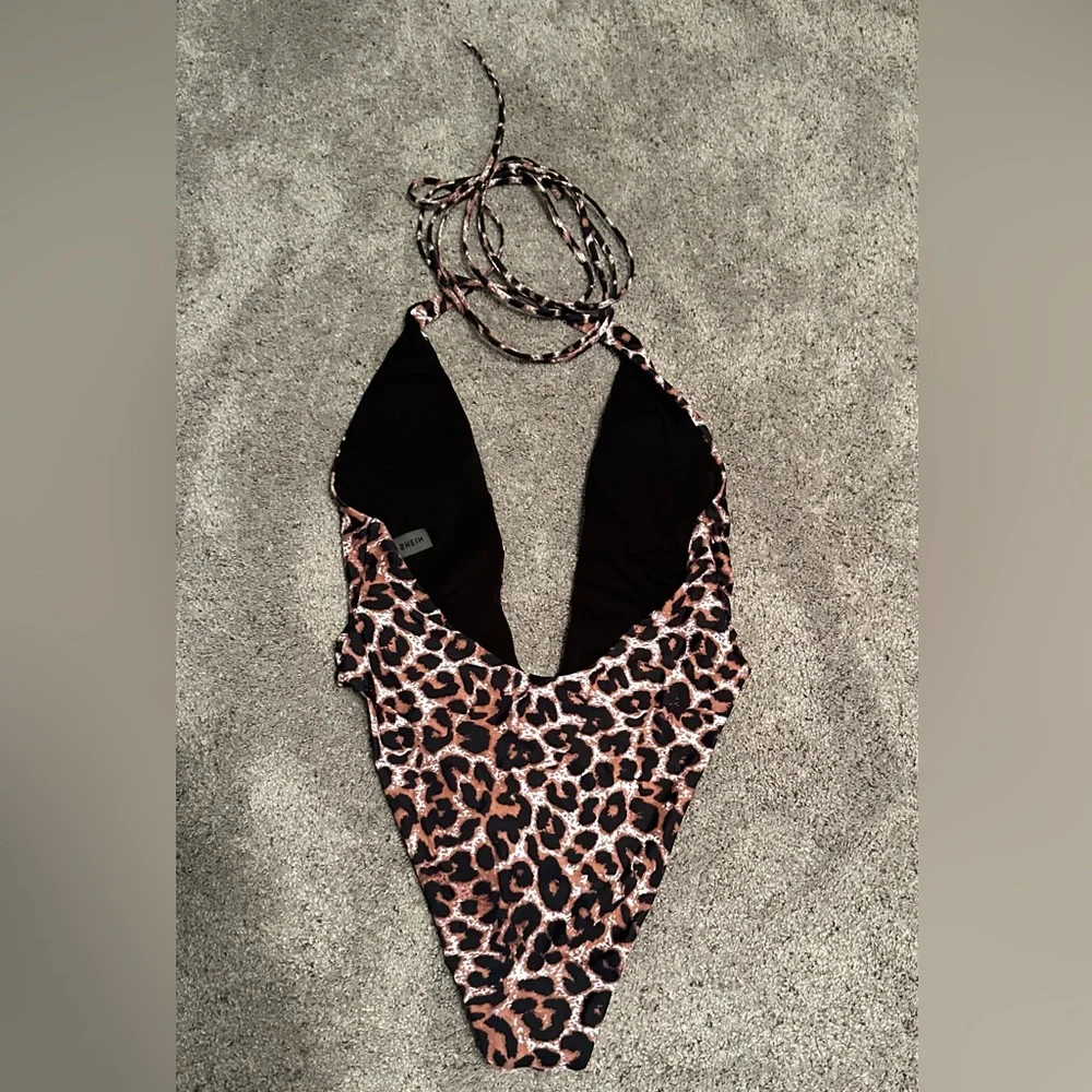 Bathing suit - Picture 2 of 2